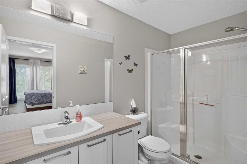 202 Copperpond Row Se, Calgary, AB - Indoor Photo Showing Bathroom