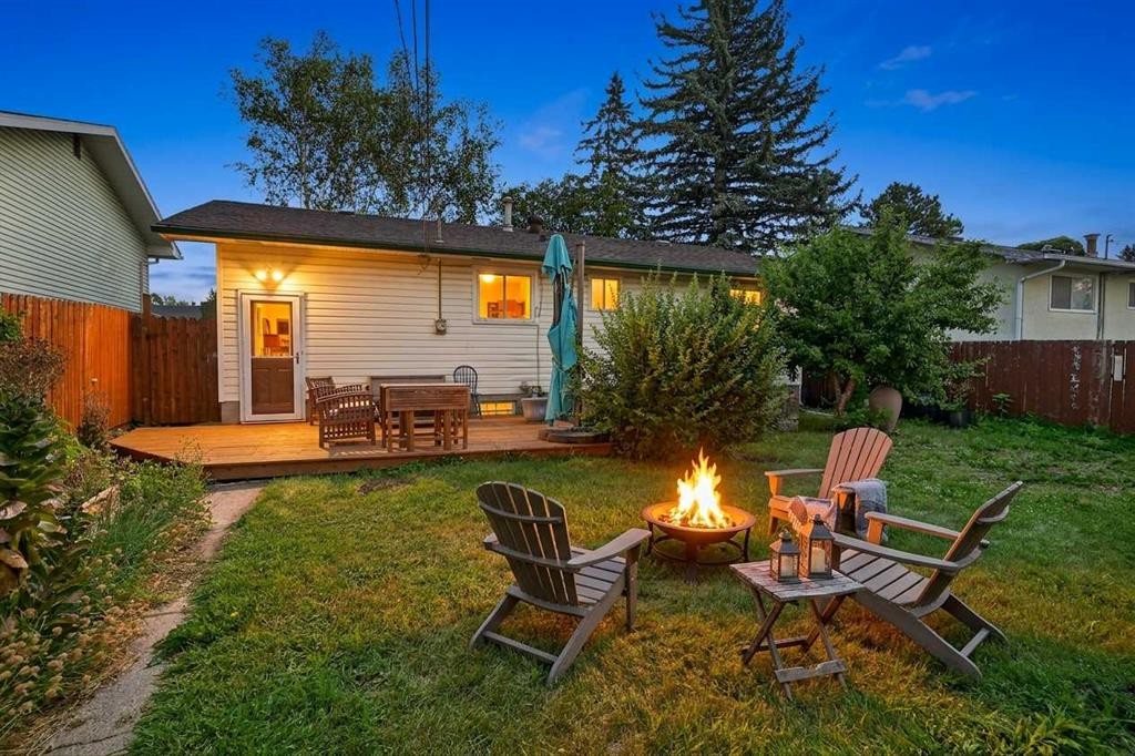 7935 Huntwick Hill Ne, Calgary, AB - Outdoor With Deck Patio Veranda