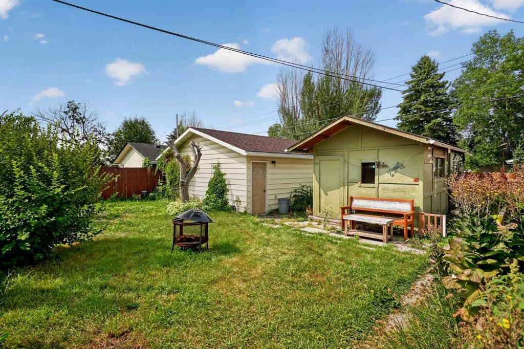 7935 Huntwick Hill Ne, Calgary, AB - Outdoor