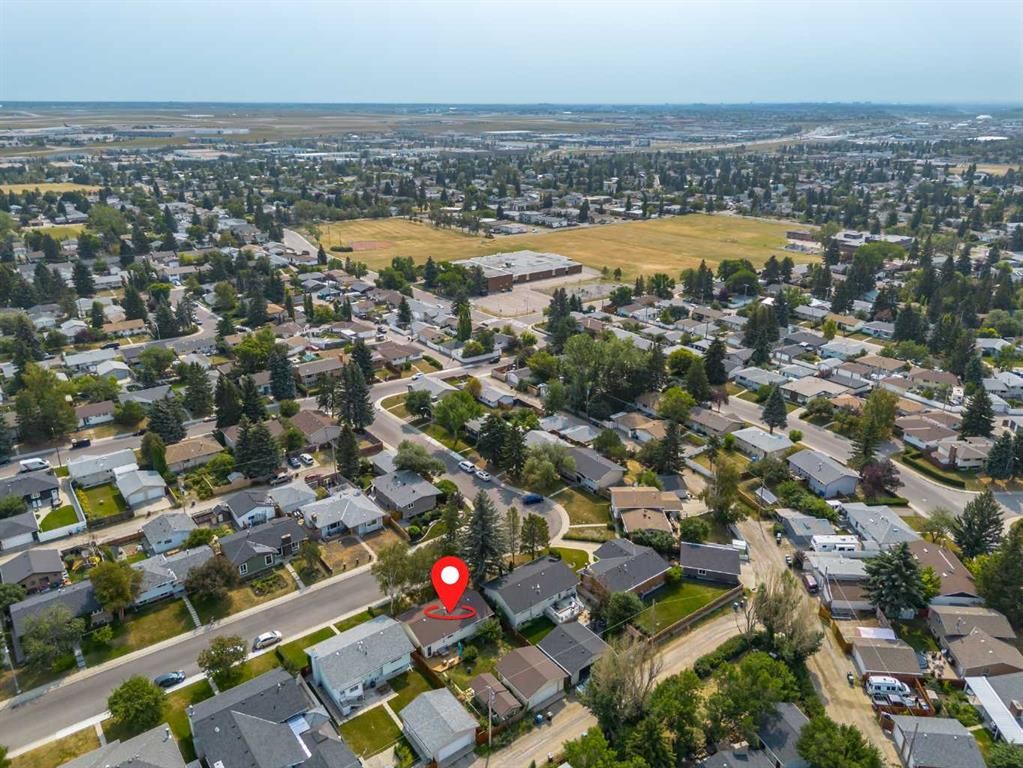 7935 Huntwick Hill Ne, Calgary, AB - Outdoor With View