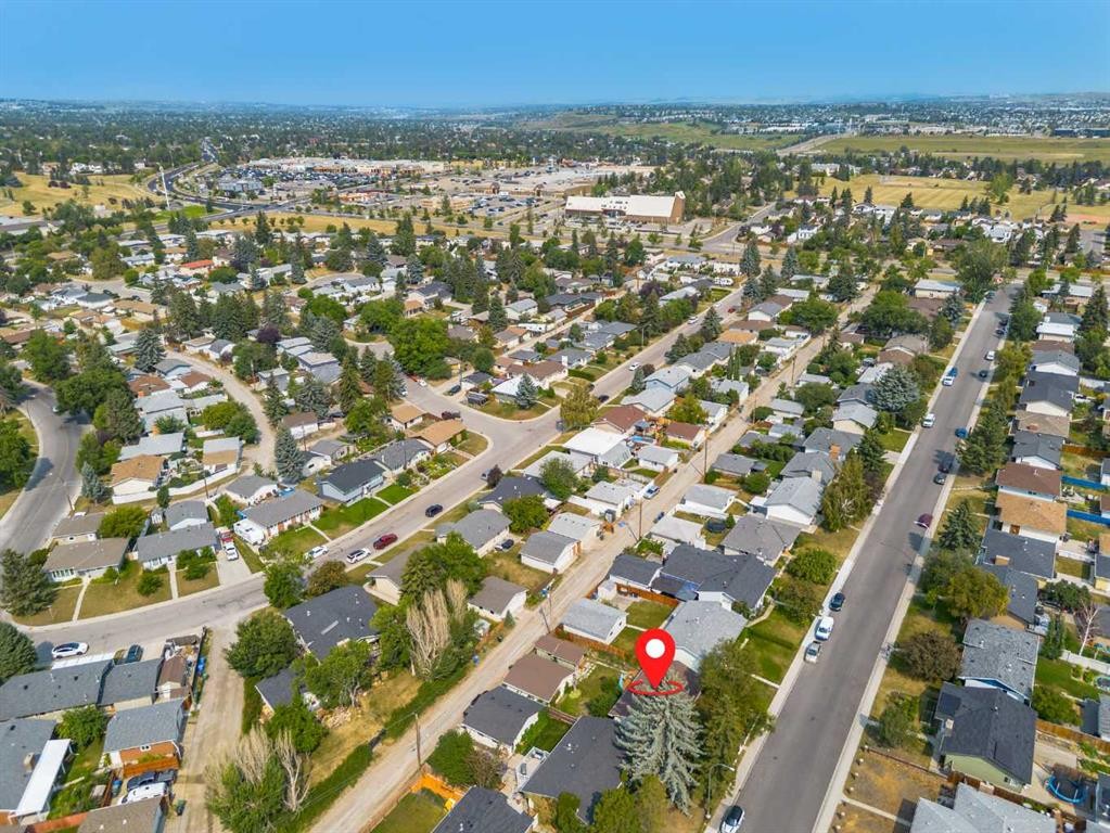 7935 Huntwick Hill Ne, Calgary, AB - Outdoor With View