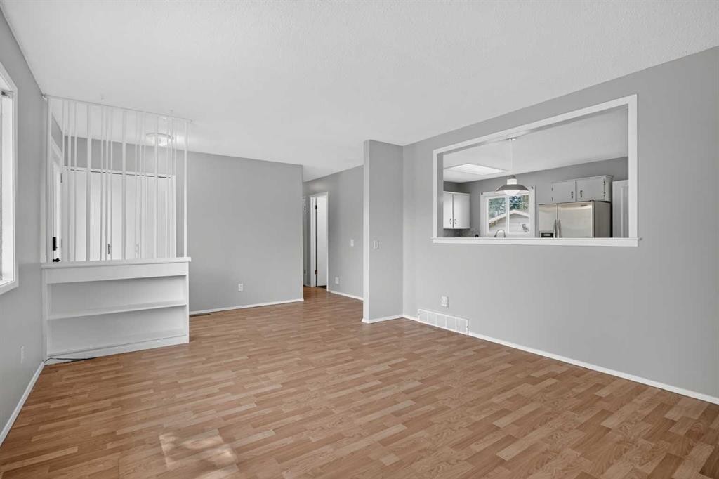 7935 Huntwick Hill Ne, Calgary, AB - Indoor Photo Showing Other Room