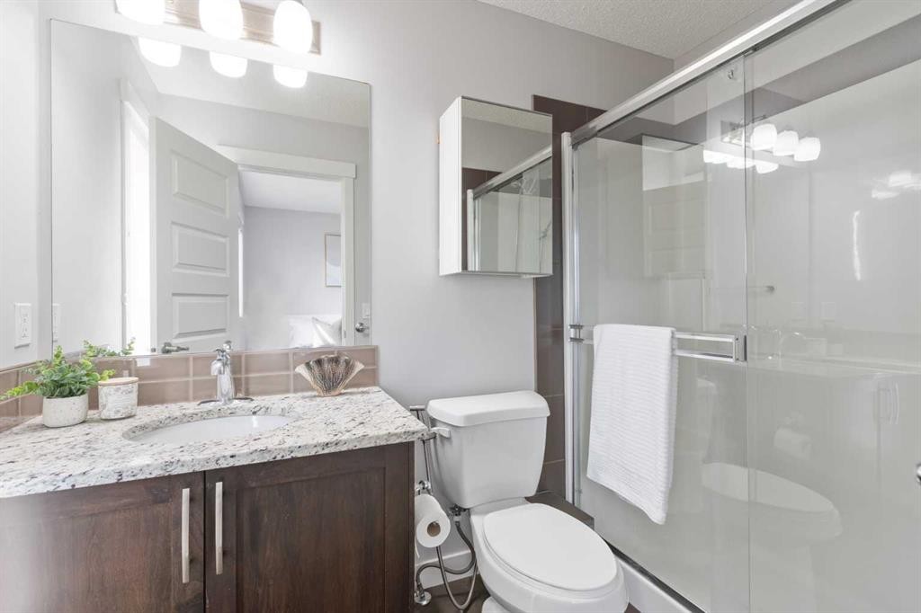 230 Covecreek Circle Ne, Calgary, AB - Indoor Photo Showing Bathroom
