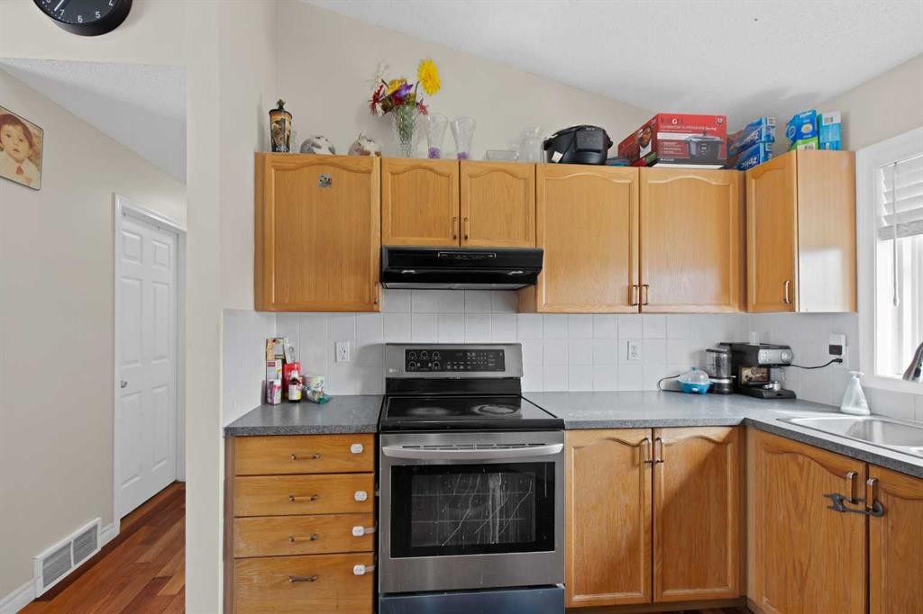 155 Taralea Gardens Ne, Calgary, AB - Indoor Photo Showing Kitchen