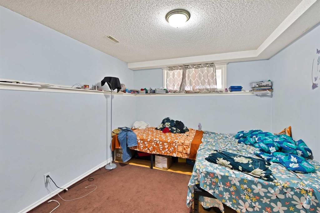 155 Taralea Gardens Ne, Calgary, AB - Indoor Photo Showing Bedroom
