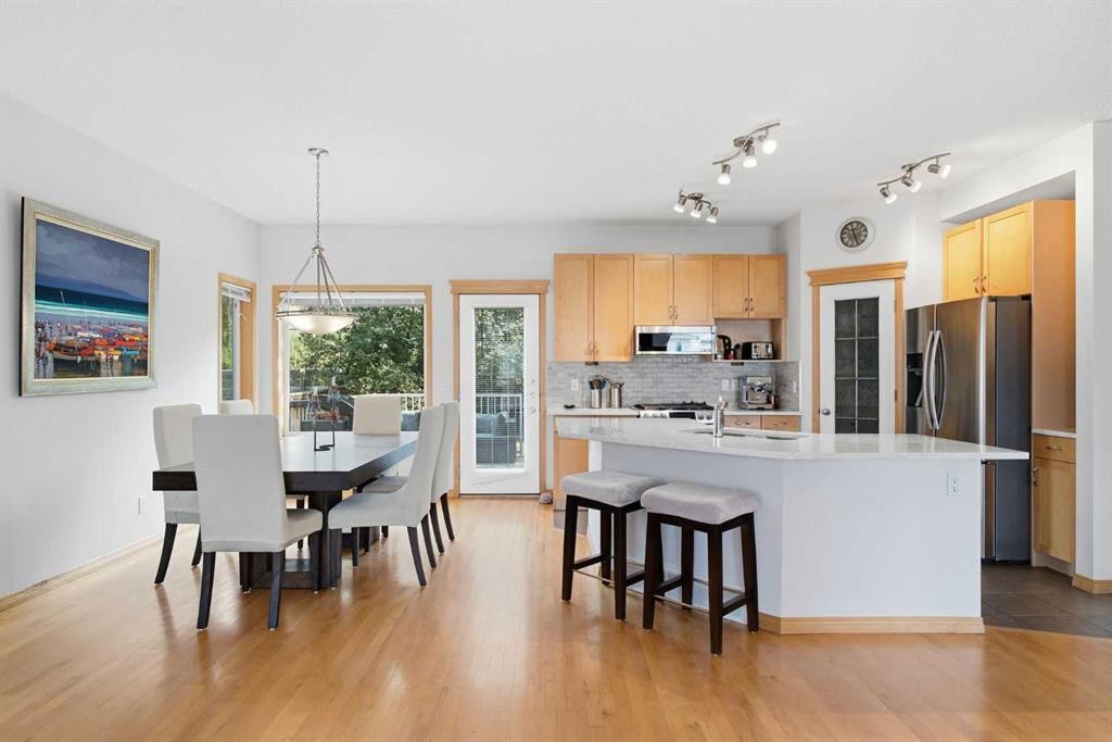 54 Rockyledge Rise Nw, Calgary, AB - Indoor