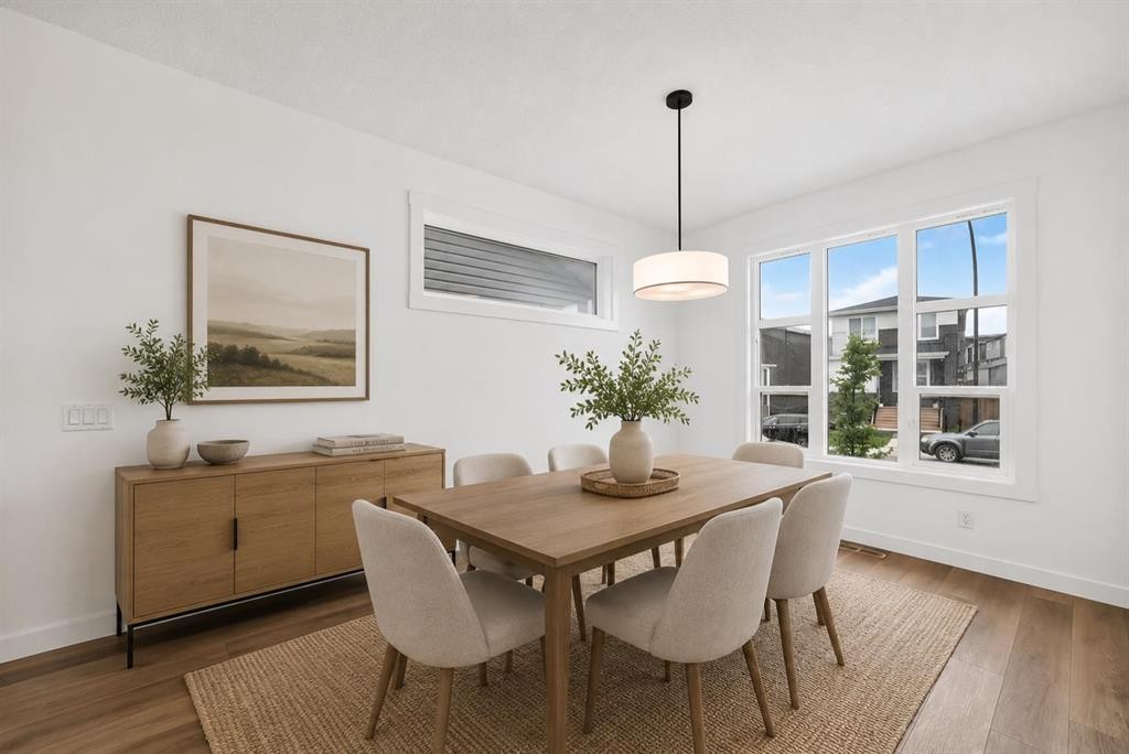 125 Herron Mews Ne, Calgary, AB - Indoor Photo Showing Dining Room