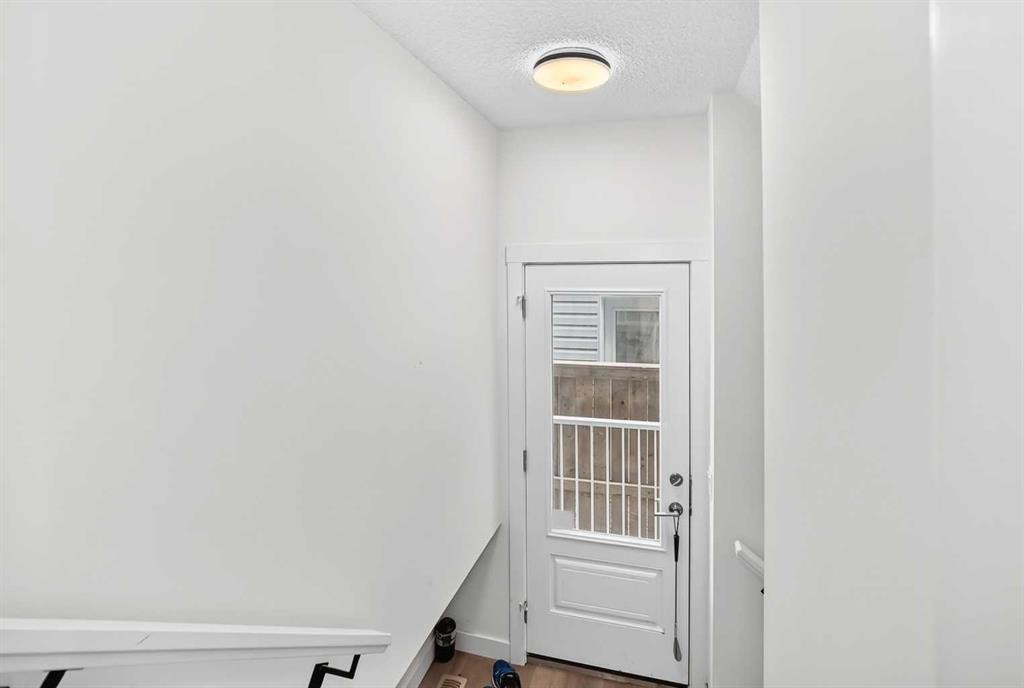 125 Herron Mews Ne, Calgary, AB - Indoor Photo Showing Other Room