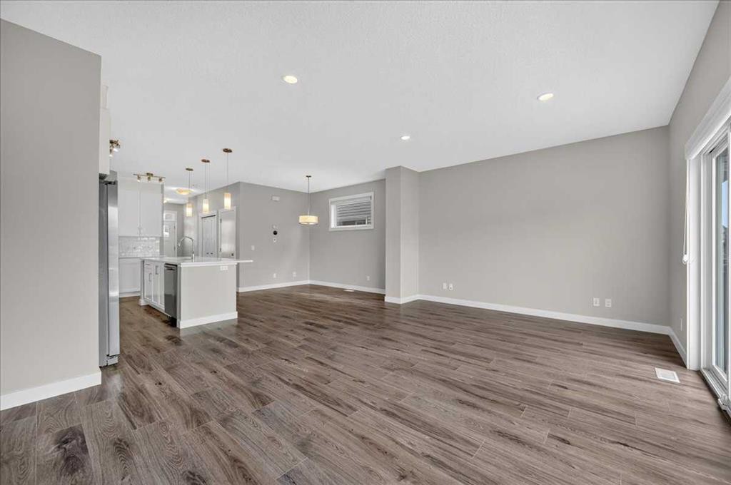 97 Seton Manor Se, Calgary, AB - Indoor