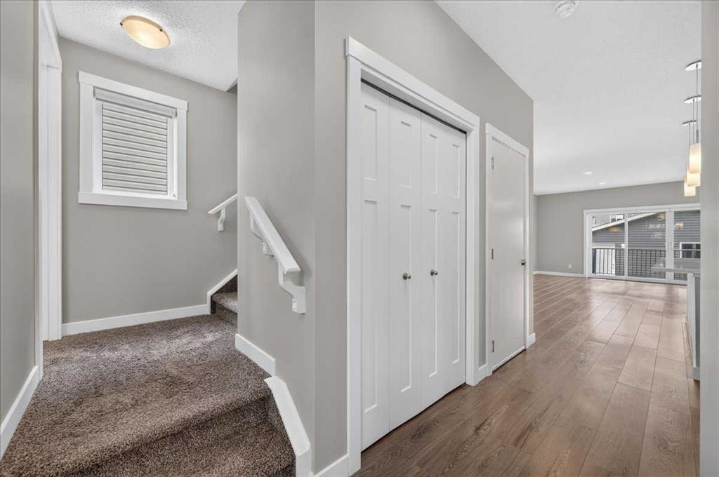 97 Seton Manor Se, Calgary, AB - Indoor Photo Showing Other Room