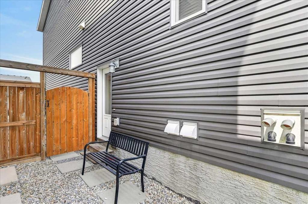 97 Seton Manor Se, Calgary, AB - Outdoor With Exterior