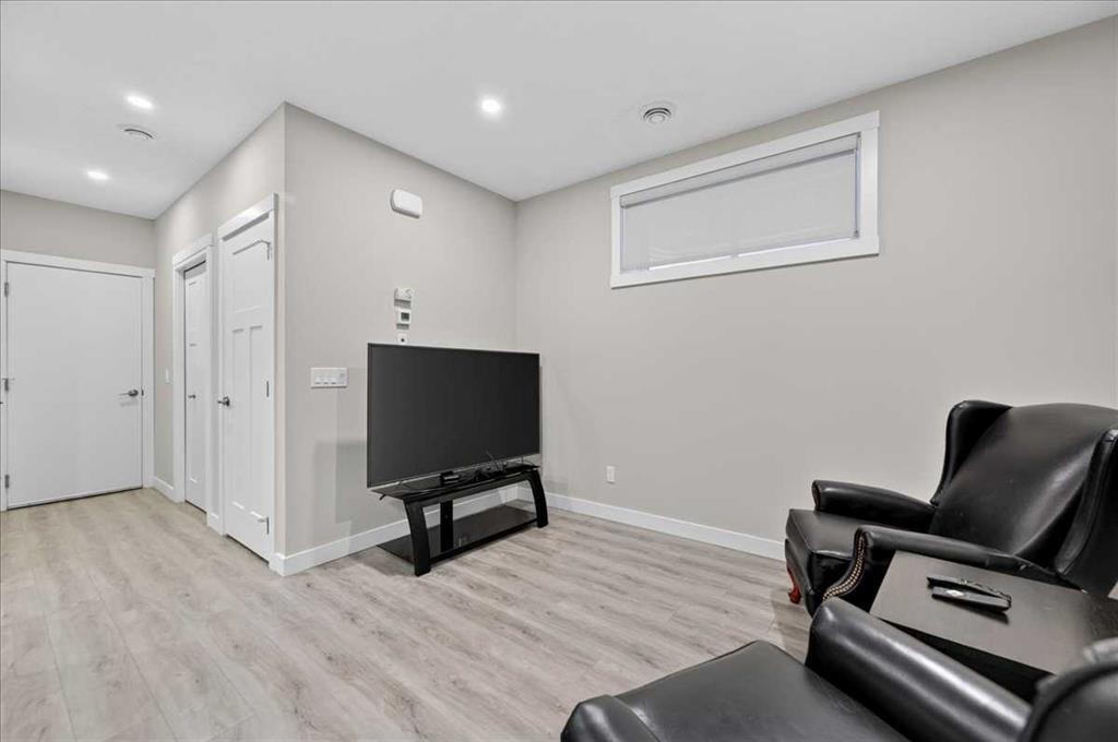 97 Seton Manor Se, Calgary, AB - Indoor