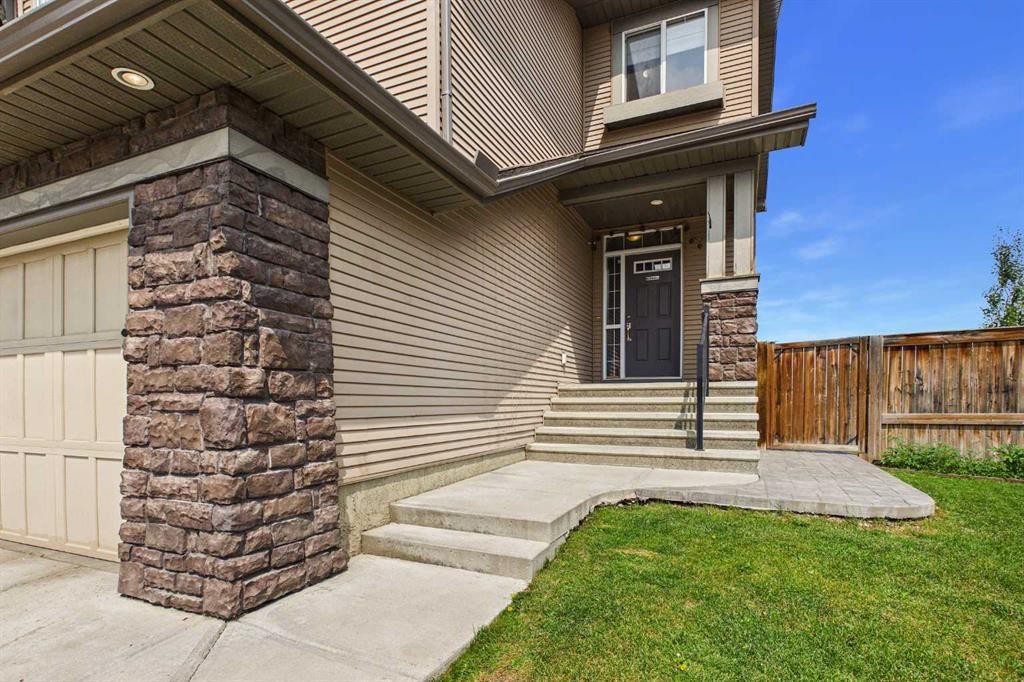 169 Brightonwoods Gardens Se, Calgary, AB - Outdoor