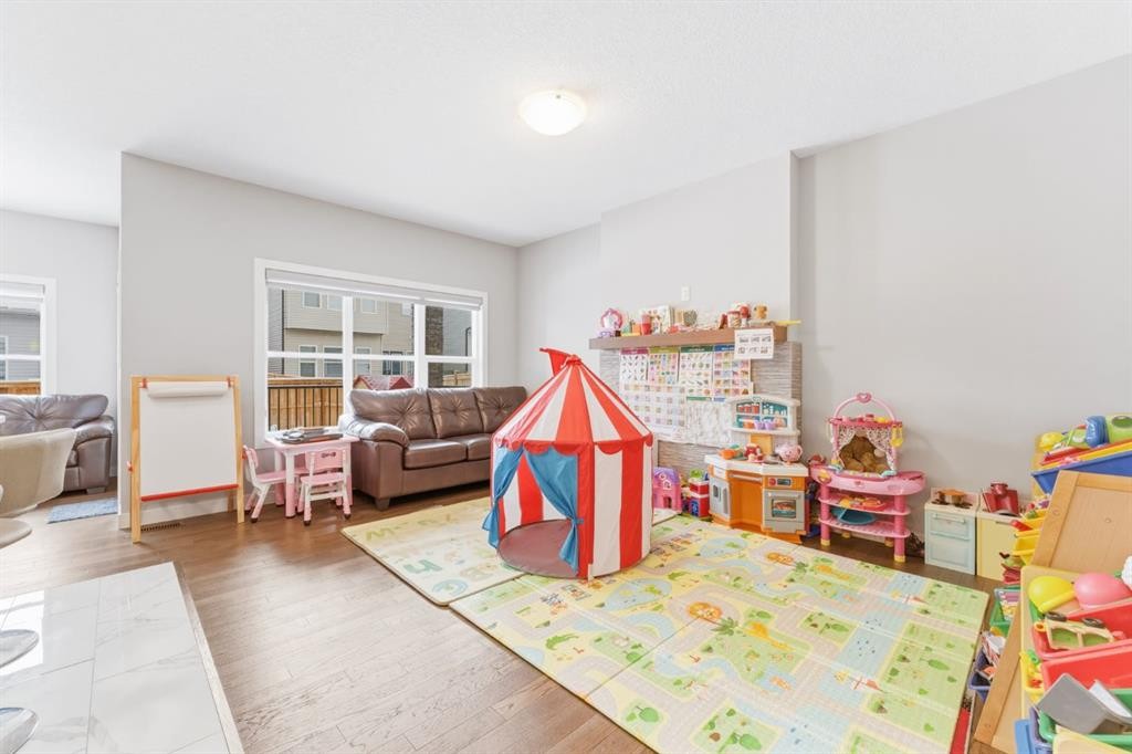 14 Belvedere Point Se, Calgary, AB - Indoor