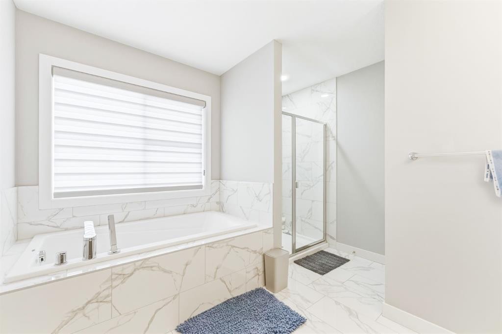 14 Belvedere Point Se, Calgary, AB - Indoor Photo Showing Bathroom