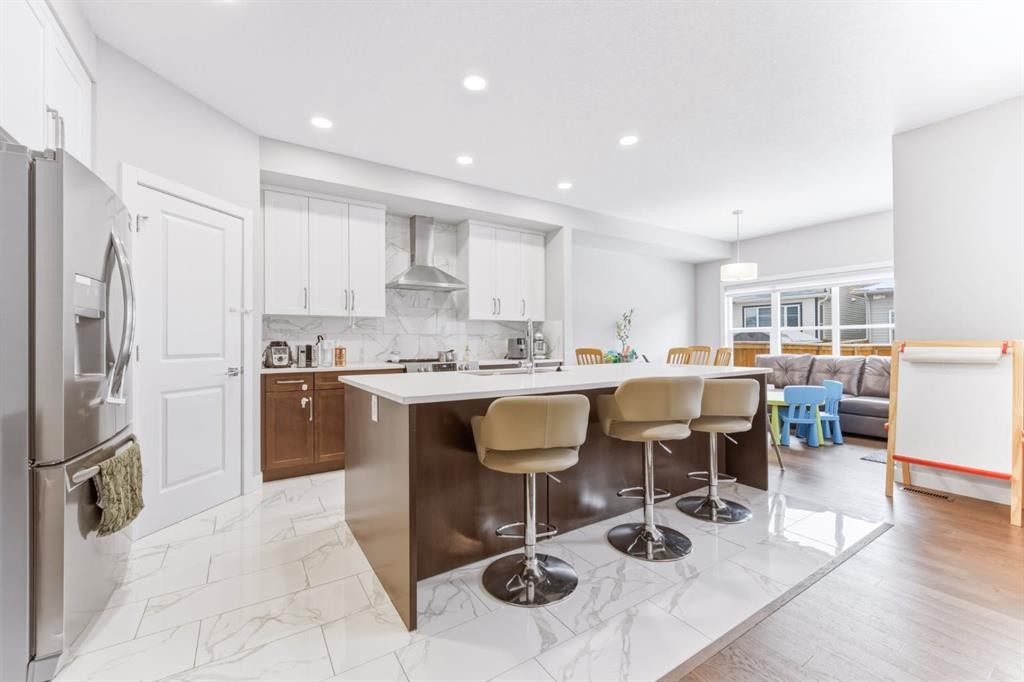 14 Belvedere Point Se, Calgary, AB - Indoor