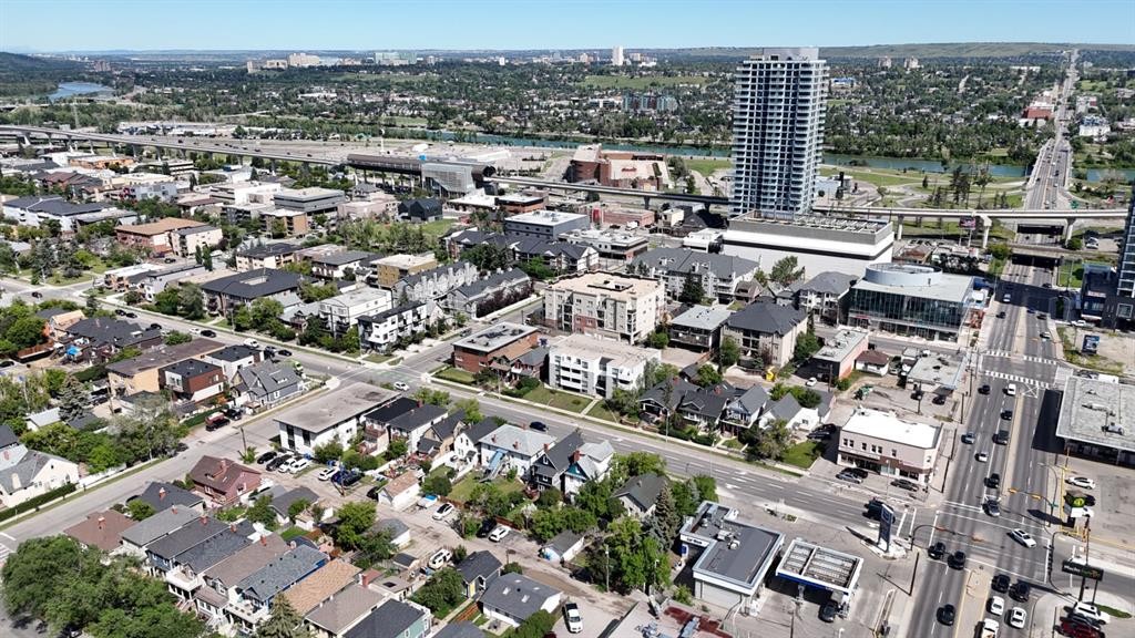 1517 12 Avenue Sw, Calgary, AB - Outdoor With View