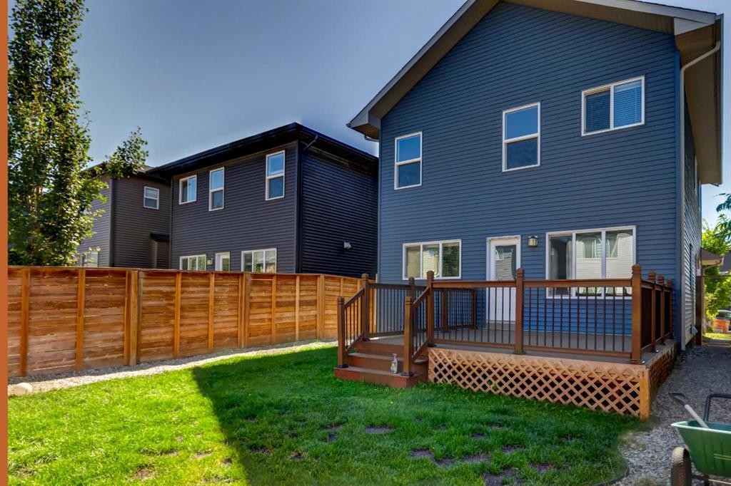 39 Walcrest View Se, Calgary, AB - Outdoor With Deck Patio Veranda With Exterior