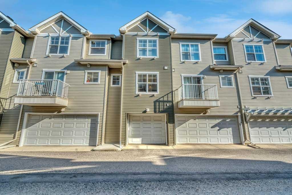 80 Elgin Gardens Se, Calgary, AB - Outdoor With Facade