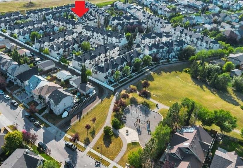 80 Elgin Gardens Se, Calgary, AB - Outdoor With View