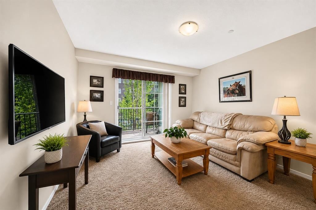 5210-279 Copperpond Common Se, Calgary, AB - Indoor Photo Showing Living Room