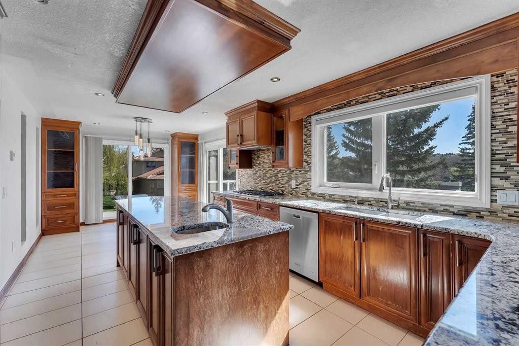4 Edgehill Crescent Nw, Calgary, AB