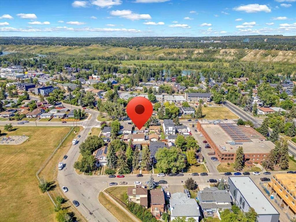 6127 33 Avenue Nw, Calgary, AB - Outdoor With View