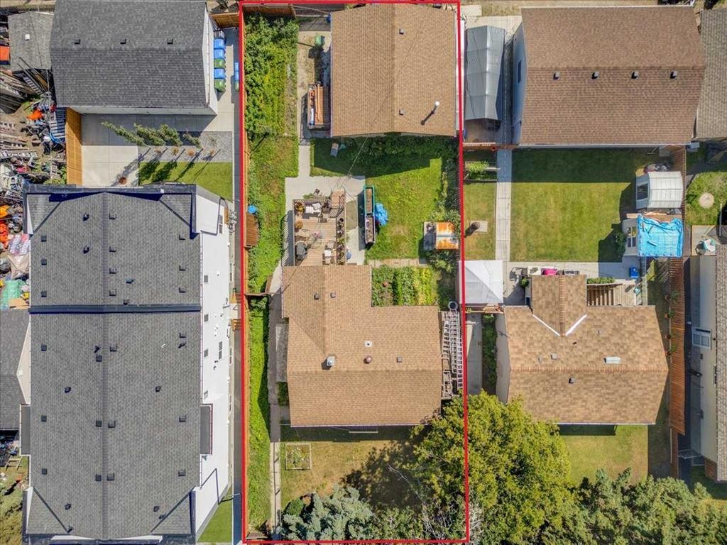 6127 33 Avenue Nw, Calgary, AB - Outdoor