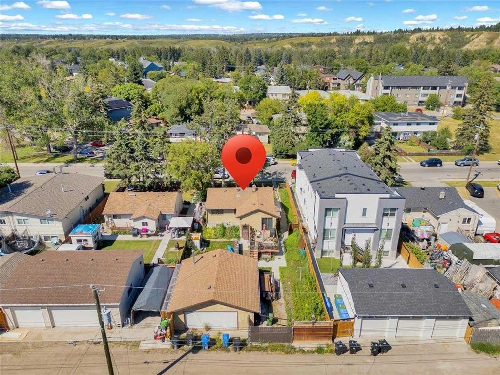 6127 33 Avenue Nw, Calgary, AB - Outdoor With View