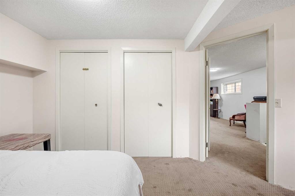 20 Bedwood Hill Ne, Calgary, AB - Indoor Photo Showing Bedroom