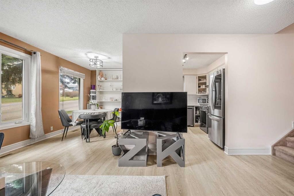 20 Bedwood Hill Ne, Calgary, AB - Indoor