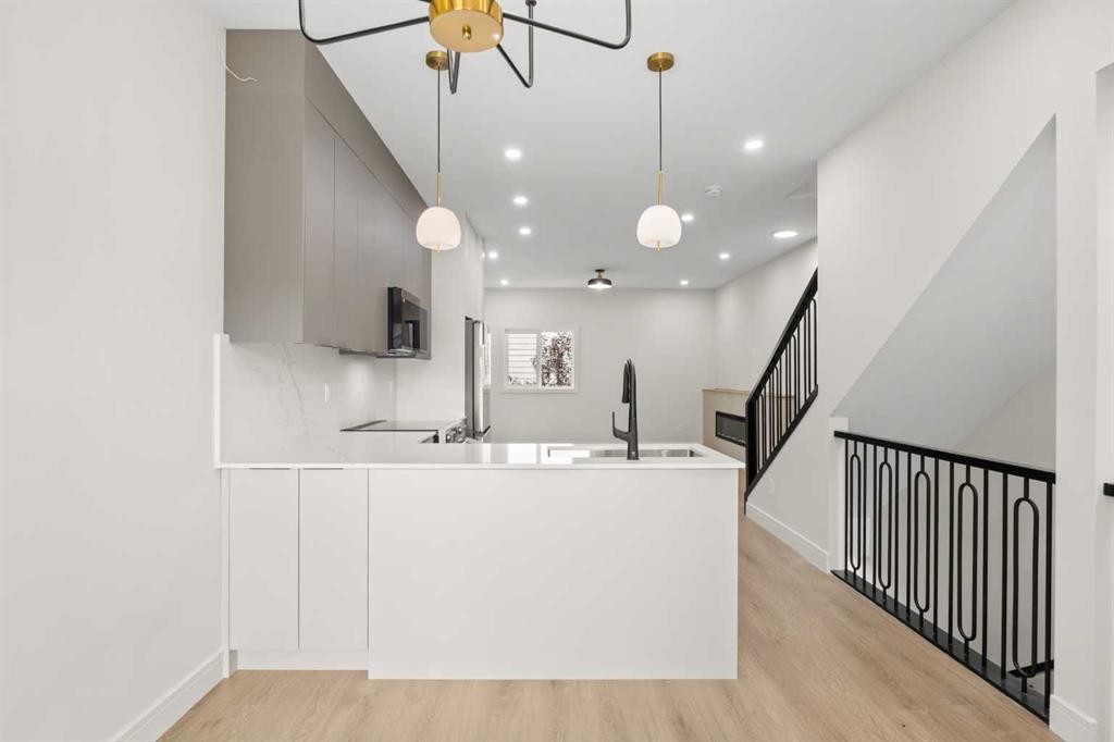 301-67 Panatella Square Nw, Calgary, AB - Indoor