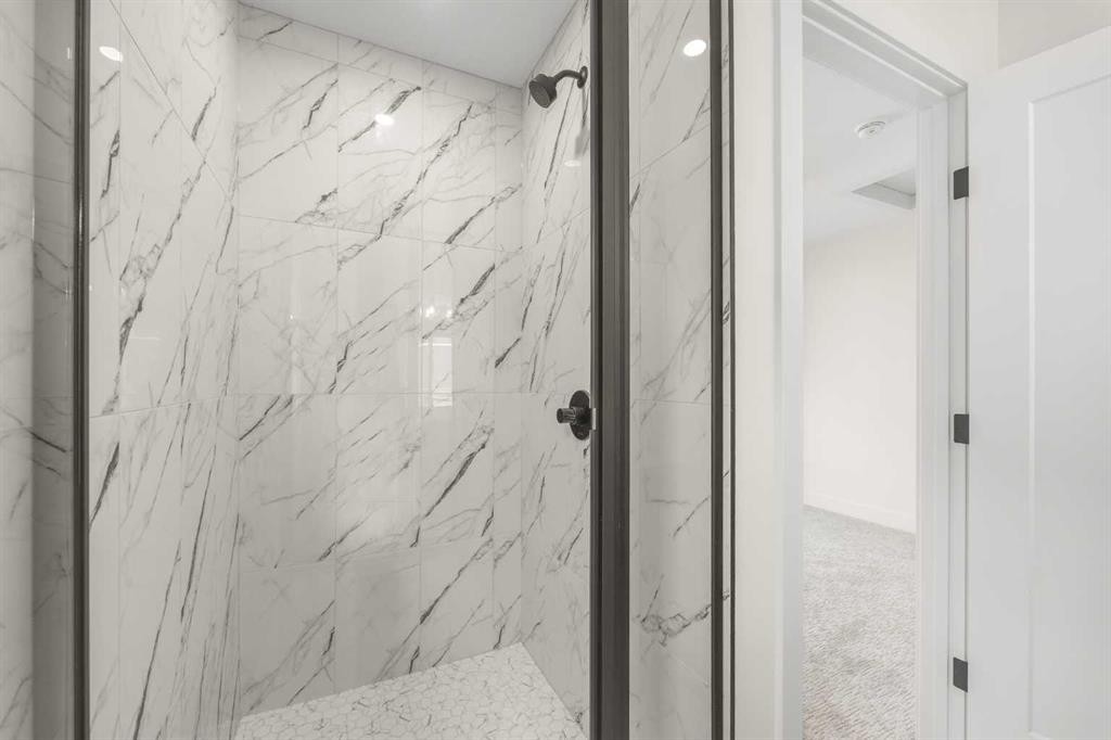 301-67 Panatella Square Nw, Calgary, AB - Indoor Photo Showing Bathroom