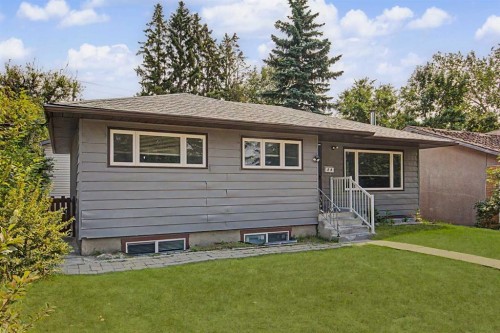 18 Collingwood Place Nw, Calgary, AB - Outdoor