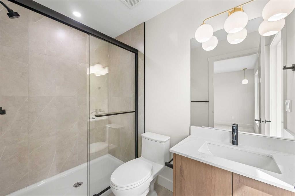 302-67 Panatella Square Nw, Calgary, AB - Indoor Photo Showing Bathroom