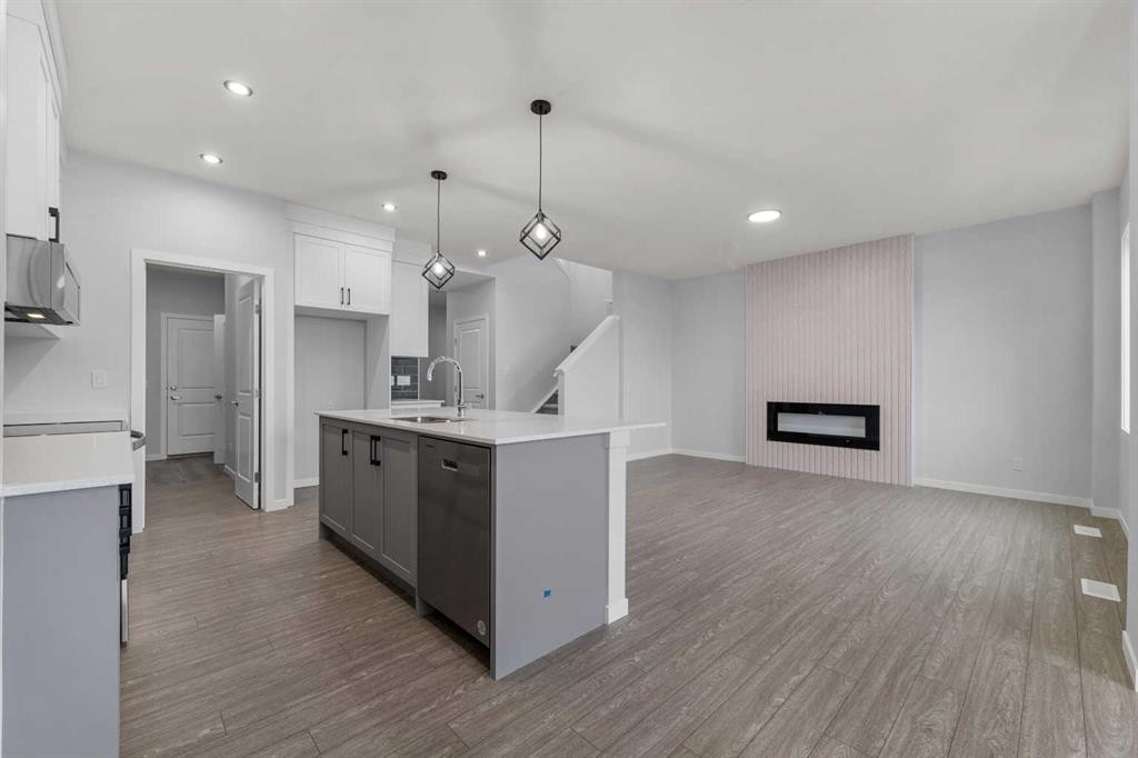 532 Clearwater Heath, Chestermere, AB - Indoor Photo Showing Kitchen