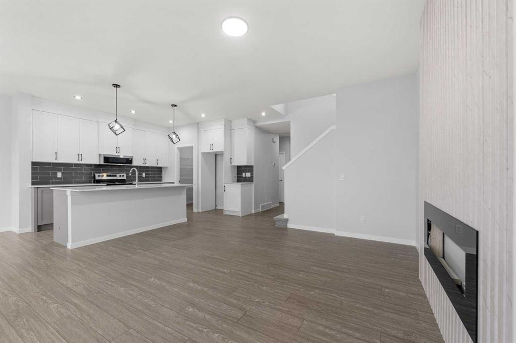 532 Clearwater Heath, Chestermere, AB - Indoor Photo Showing Kitchen