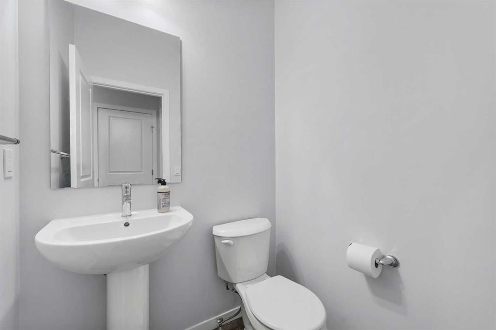 532 Clearwater Heath, Chestermere, AB - Indoor Photo Showing Bathroom