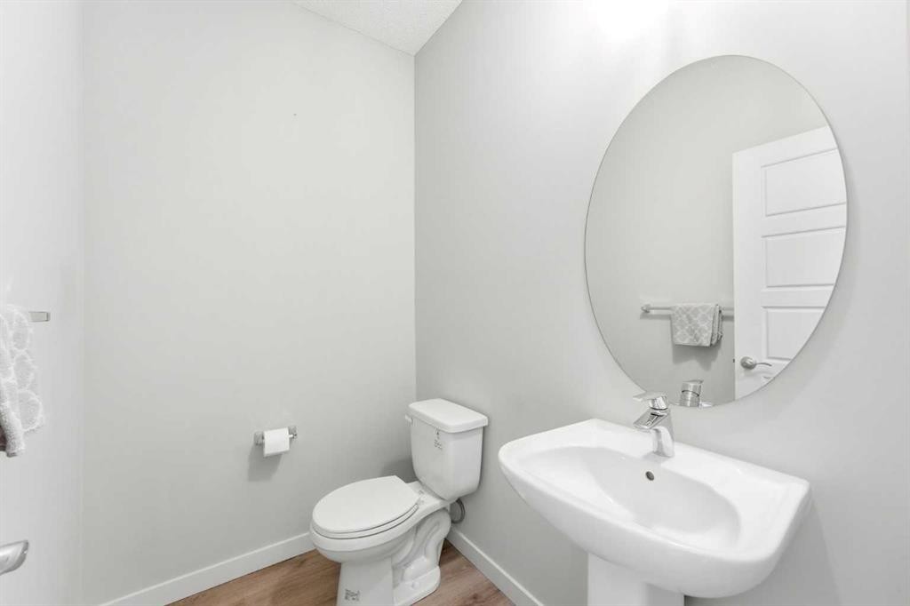 308-32 Red Embers Parade Ne, Calgary, AB - Indoor Photo Showing Bathroom