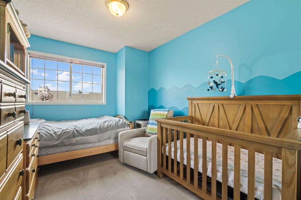 623 Hawkstone Manor Nw, Calgary, AB - Indoor Photo Showing Bedroom