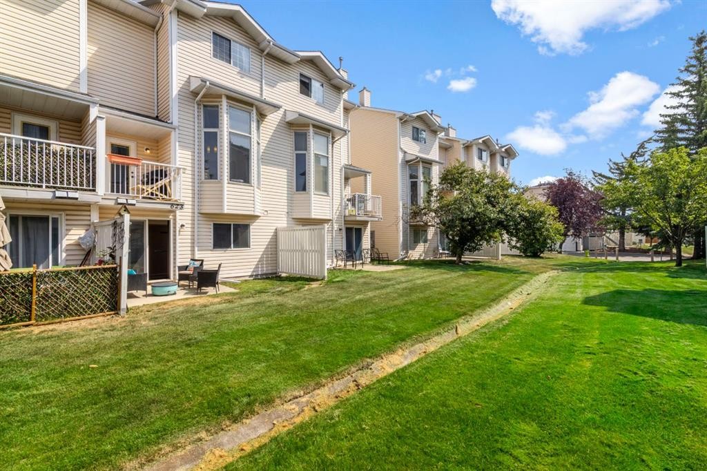 623 Hawkstone Manor Nw, Calgary, AB - Outdoor With Balcony