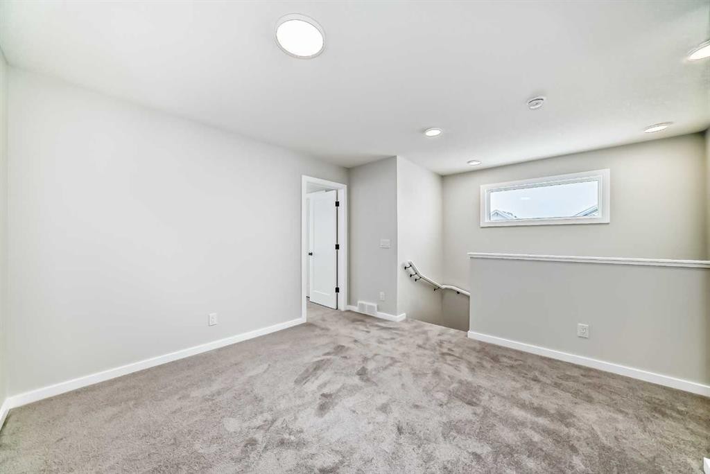 828 Sora Boulevard Se, Calgary, AB - Indoor Photo Showing Other Room
