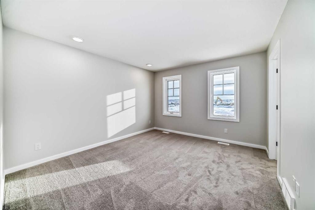 828 Sora Boulevard Se, Calgary, AB - Indoor Photo Showing Other Room