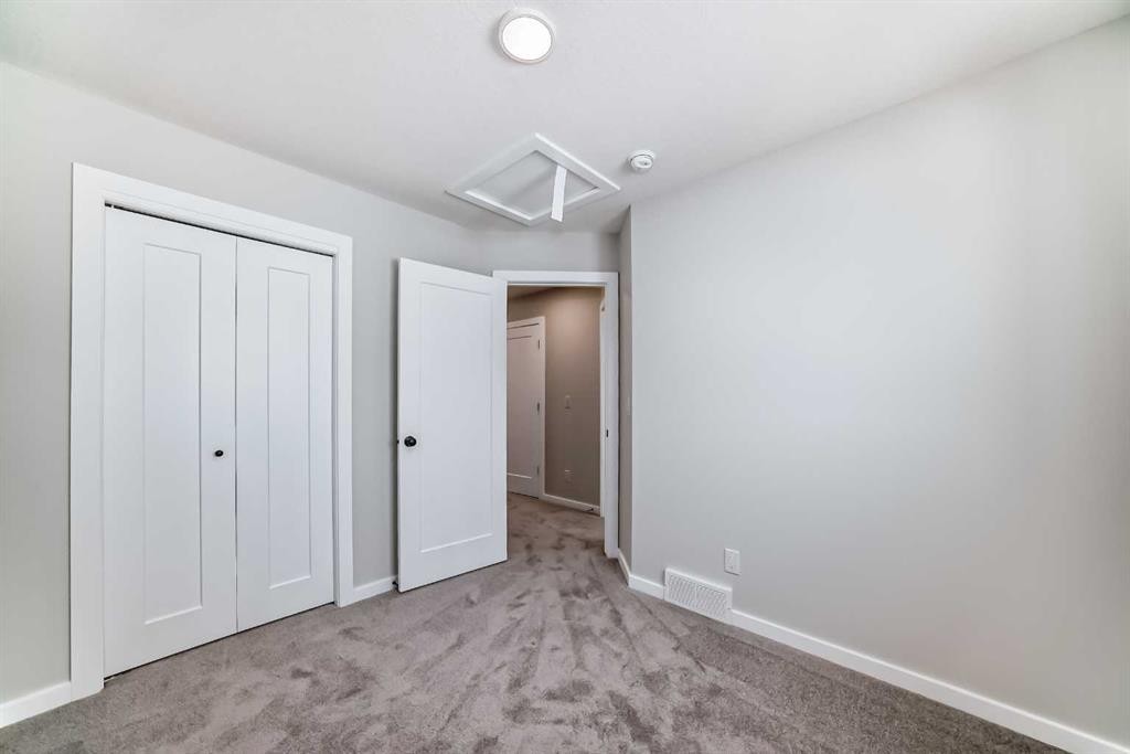 828 Sora Boulevard Se, Calgary, AB - Indoor Photo Showing Other Room