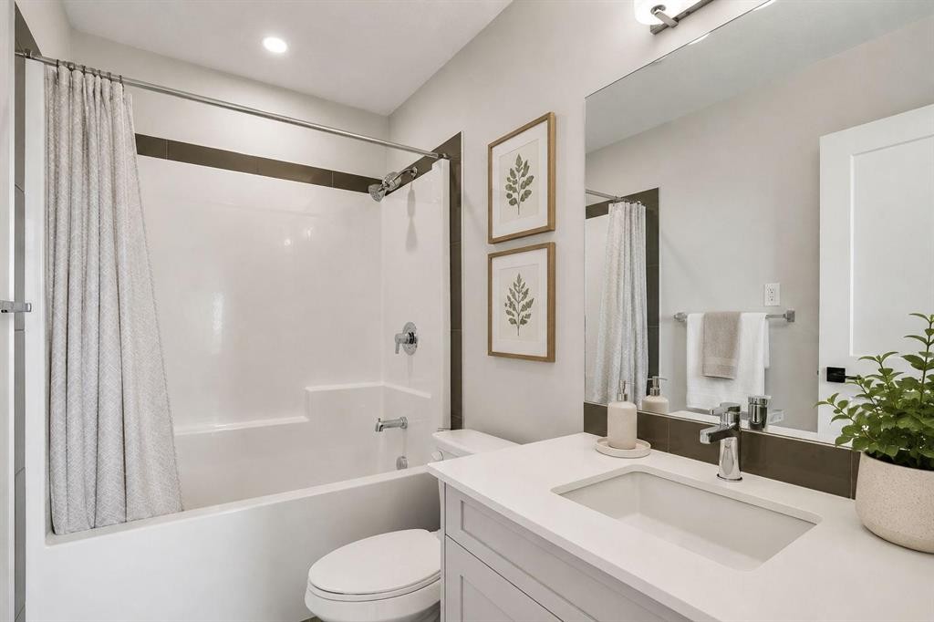 6412-200 Seton Circle Se, Calgary, AB - Indoor Photo Showing Bathroom