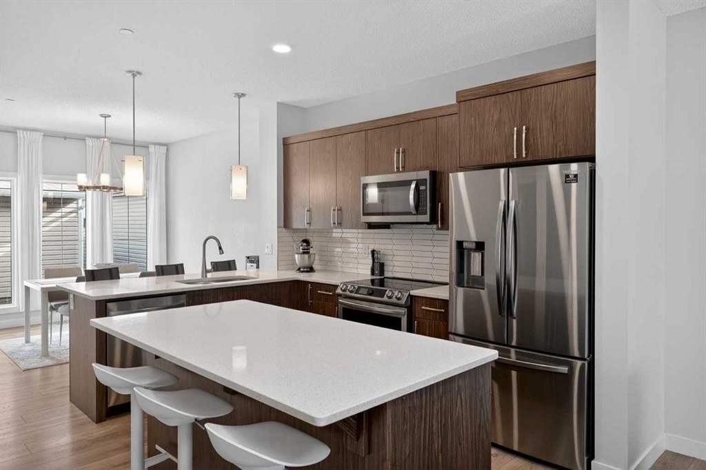226 148 Avenue Nw, Calgary, AB - Indoor Photo Showing Kitchen With Stainless Steel Kitchen With Upgraded Kitchen