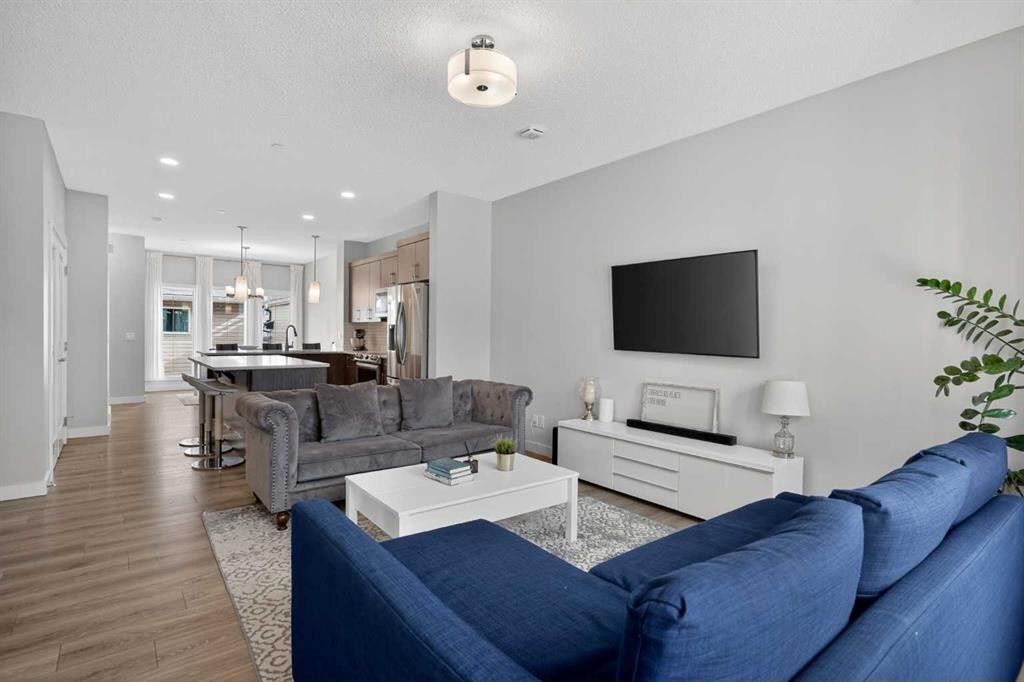226 148 Avenue Nw, Calgary, AB - Indoor Photo Showing Living Room