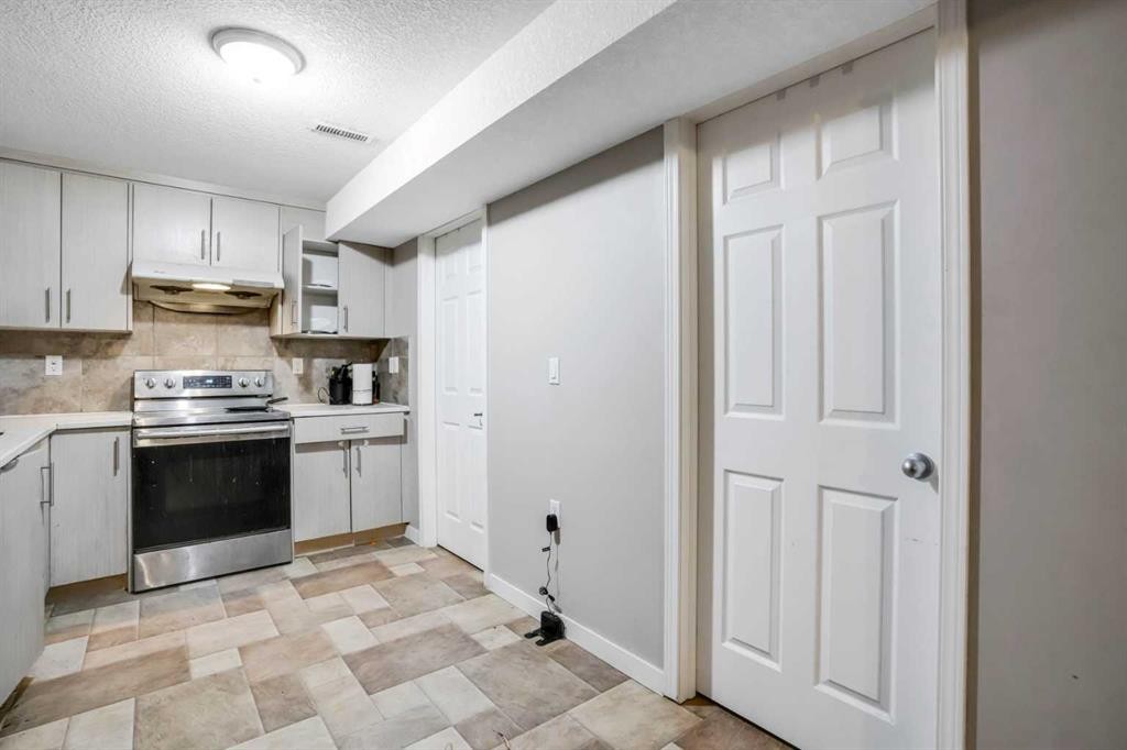 6216 Taralea Park Ne, Calgary, AB - Indoor Photo Showing Kitchen
