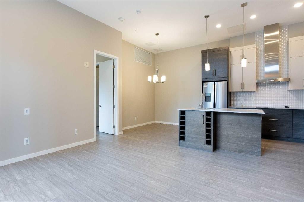 124 Mahogany Centre Se, Calgary, AB - Indoor Photo Showing Kitchen
