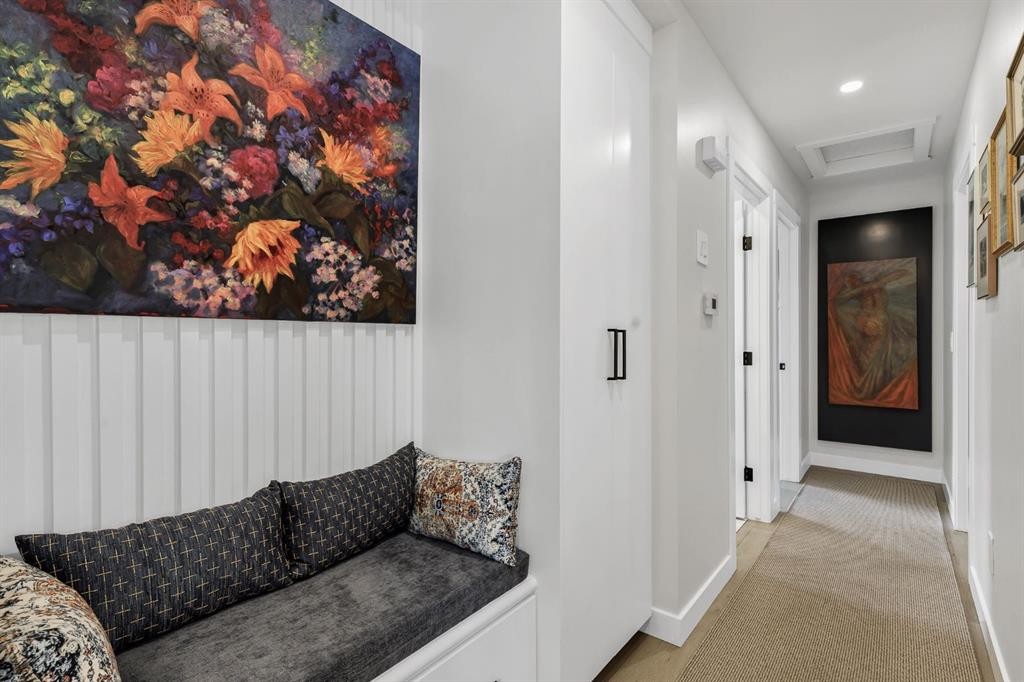 179 Capri Avenue Nw, Calgary, AB - Indoor